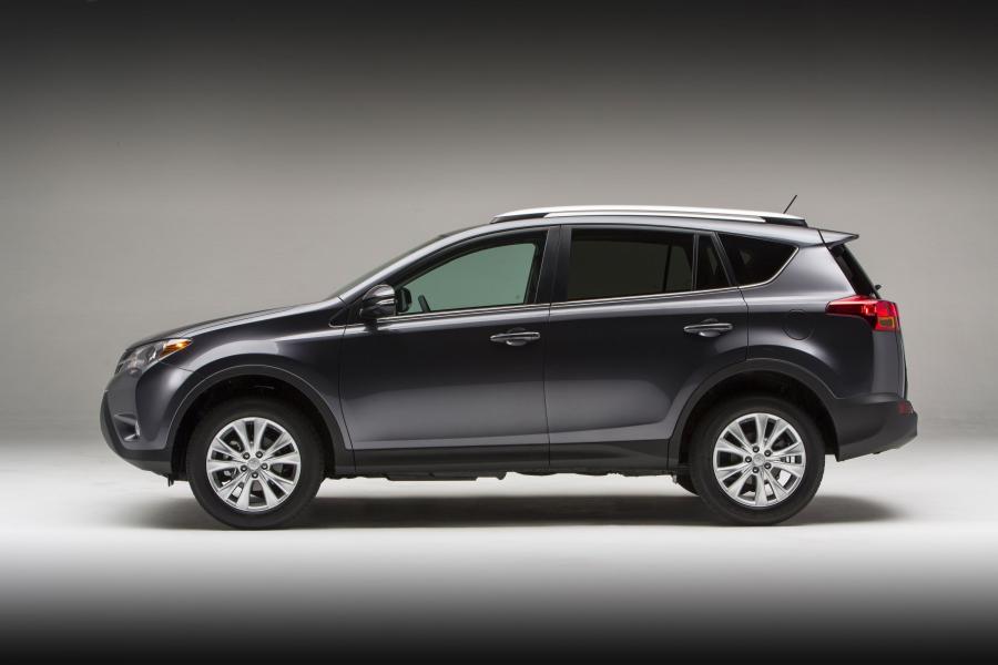  Toyota RAV4 2013 года  (US) (фото 19 из 34)